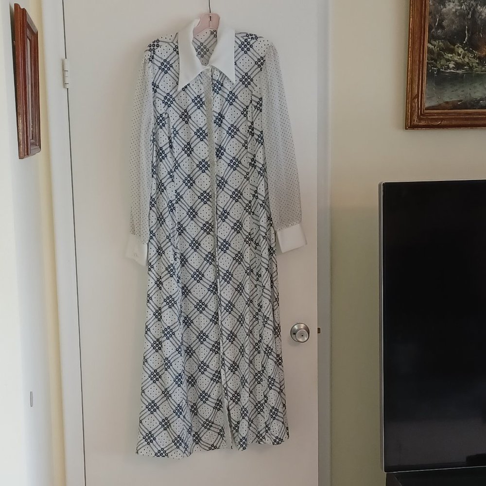 Long Robe, Size L